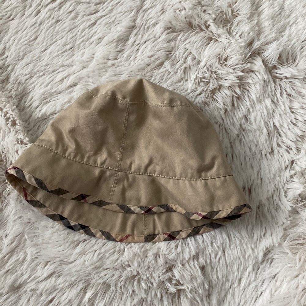Burberry London bucket hat
